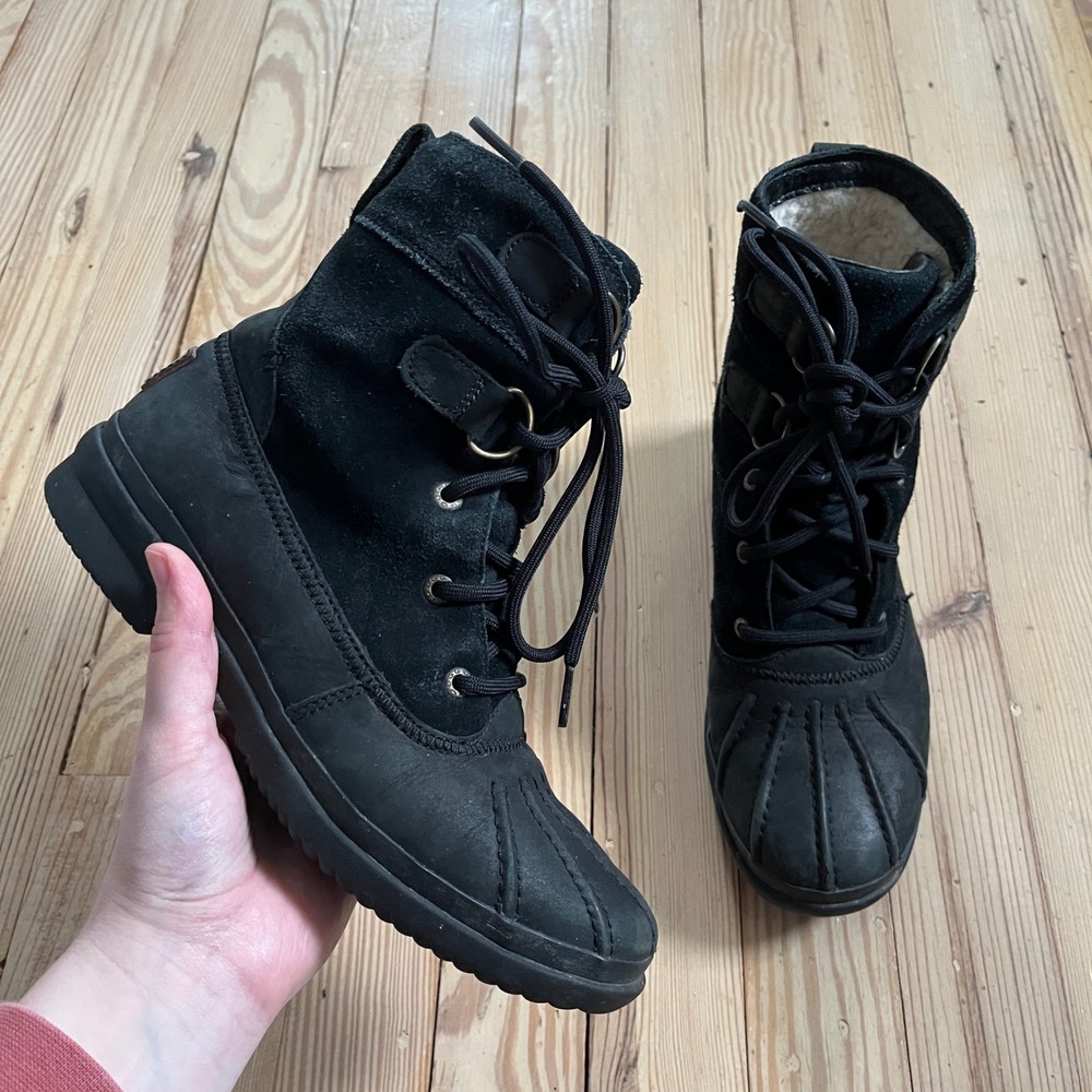 UGG Adirondack II Winter Boots Womens 8 Black Waterproof Suede Leather Duck Boot